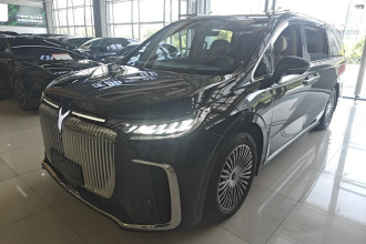 岚图汽车 岚图梦想家 2025款 PHEV 四驱尊贵鲲鹏版