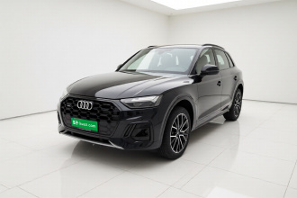 奥迪Q5L 2025款 45周年典藏版 40 TFSI 豪华动感型