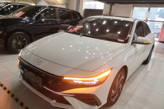 现代 伊兰特 2023款 1.5L CVT LUX尊贵版