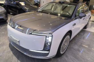 鸿蒙智行 尊界S800 2025款 纯电 星辉尊享版 5座 (192线激光雷达）