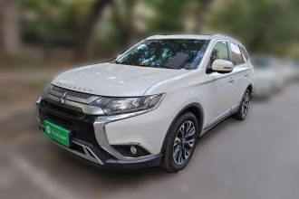 三菱 欧蓝德 2019款 2.4L 四驱致享版 7座 国VI