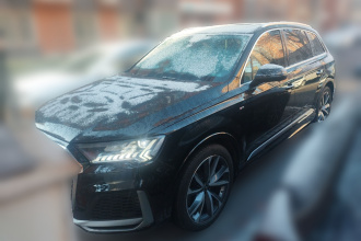 奥迪Q7 2023款 55 TFSI quattro S line运动型