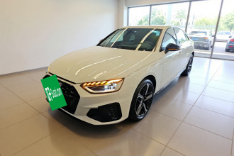 奥迪A4L 2025款 200万辆悦享版 40 TFSI 豪华动感型
