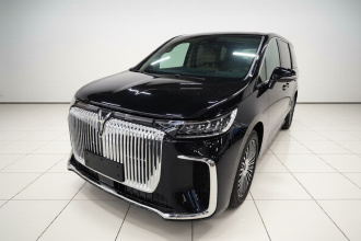 岚图汽车 岚图梦想家 2025款 PHEV 四驱尊贵鲲鹏版