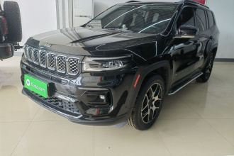 Jeep 大指挥官 2022款 2.0T 两驱豪华版