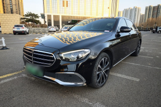 奔驰E级新能源 2022款 改款 E 350 e L 插电式混合动力轿车