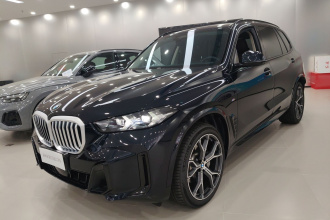 宝马X5 2023款 xDrive 30Li 尊享型M运动曜夜套装