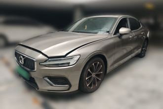 沃尔沃S60 2020款 T4 智逸豪华版