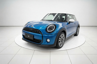 MINI 2025款 1.5T COOPER 经典派 三门版