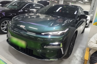 吉利银河 银河星耀8 2025款 130km EM-i 尊享版