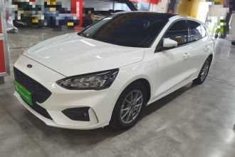福特 福克斯 2021款 两厢 EcoBoost 180 自动锋潮型