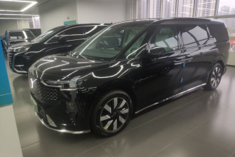 沃尔沃EM90 2025款 Ultra 六座