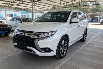 三菱 欧蓝德 2021款 改款 2.0L 两驱畅行版 5座
