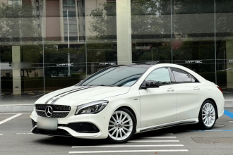 奔驰CLA 2017款 CLA 220 4MATIC 极地限量版