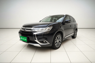 三菱 欧蓝德 2016款 2.4L 四驱精英版 5座