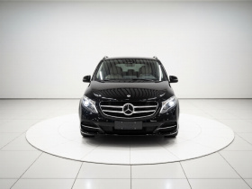 奔驰V级 2018款 V 260 L 尊贵加长版 国VI