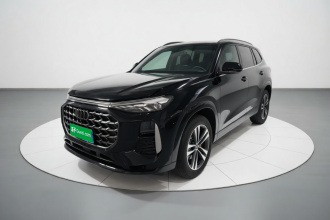 奥迪Q6 2024款 45 TFSI quattro 齐云型 飞骑套装 7座