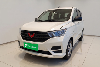 五菱汽车 五菱宏光 2021款 改款 1.5L S基本型 液压助力LAR
