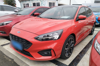 福特 福克斯 2020款 三厢 EcoBoost 180 自动ST Line