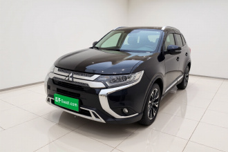 三菱 欧蓝德 2020款 2.0L 两驱畅享版 5座