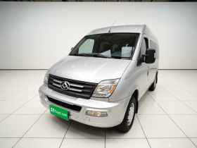 上汽大通MAXUS 新途V80 2023款 2.0T 手动经典傲运通长轴中顶6/7/8/9座