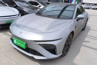 哪吒汽车 哪吒S 2022款 增程版 1160km 后驱中版