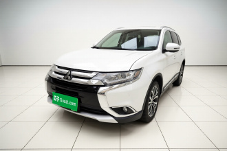 三菱 欧蓝德 2018款 2.0L 两驱荣耀版 5座