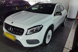 奔驰GLA 2018款 GLA 200 极地限量版