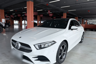 奔驰A级 2022款 改款 A 200 L 运动轿车时尚型