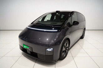 理想汽车 理想MEGA 2025款 Ultra 智能焕新版