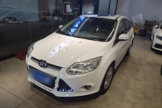 福特 福克斯 2012款 两厢 1.6L 自动风尚型