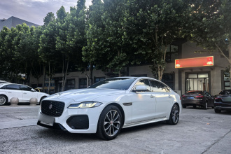 捷豹XFL 2023款 XFL 2.0T P250 两驱精英运动版