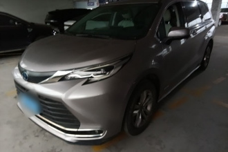 丰田 赛那SIENNA 2023款 2.5L混动 舒适版