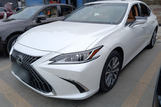 雷克萨斯ES 2023款 260 卓越版