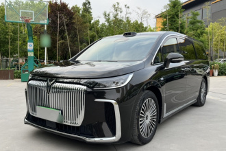 岚图汽车 岚图梦想家 2025款 PHEV 四驱旗舰乾崑版