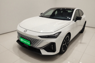 长安UNI-V 2022款 1.5T 尊贵型