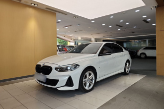 宝马1系 2021款 改款 120i M运动曜夜版