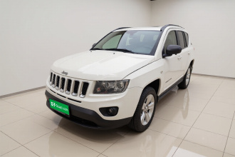 Jeep 指南者(进口) 2013款 2.4L 四驱运动版