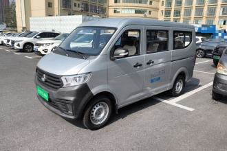 长安跨越 跨越星V3 2023款 1.3L汽油畅享型7座客车