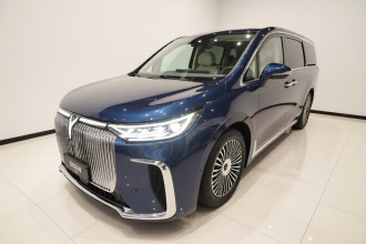 岚图汽车 岚图梦想家 2025款 PHEV 四驱旗舰鲲鹏版