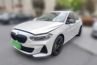 宝马1系 2022款 120i M运动曜夜版