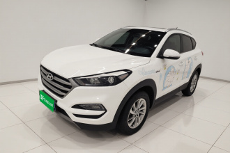 现代 途胜 2015款 1.6T 双离合两驱智能型