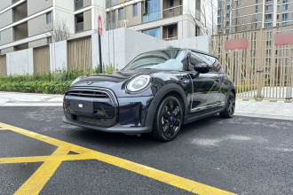 MINI 2023款 1.5T COOPER 紫夜出逃 特别版