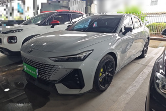 长安UNI-V 2022款 1.5T 尊贵型