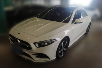 奔驰A级 2022款 改款三 A 200 L 运动轿车时尚型