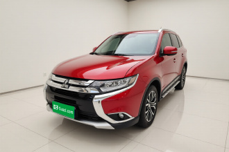 三菱 欧蓝德 2016款 2.4L 四驱豪华版 7座