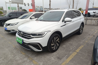 大众 途观L 2023款 300TSI 自动两驱智享版