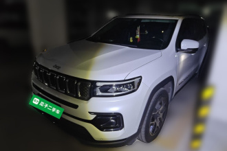 Jeep 大指挥官 2022款 2.0T 两驱精英版
