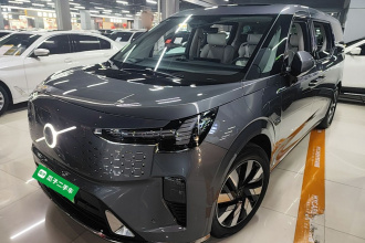 沃尔沃EM90 2025款 Ultra 六座