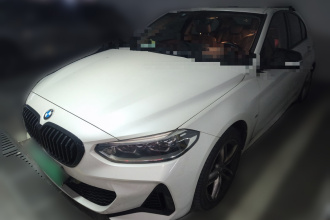 宝马1系 2021款 改款 120i M运动曜夜版